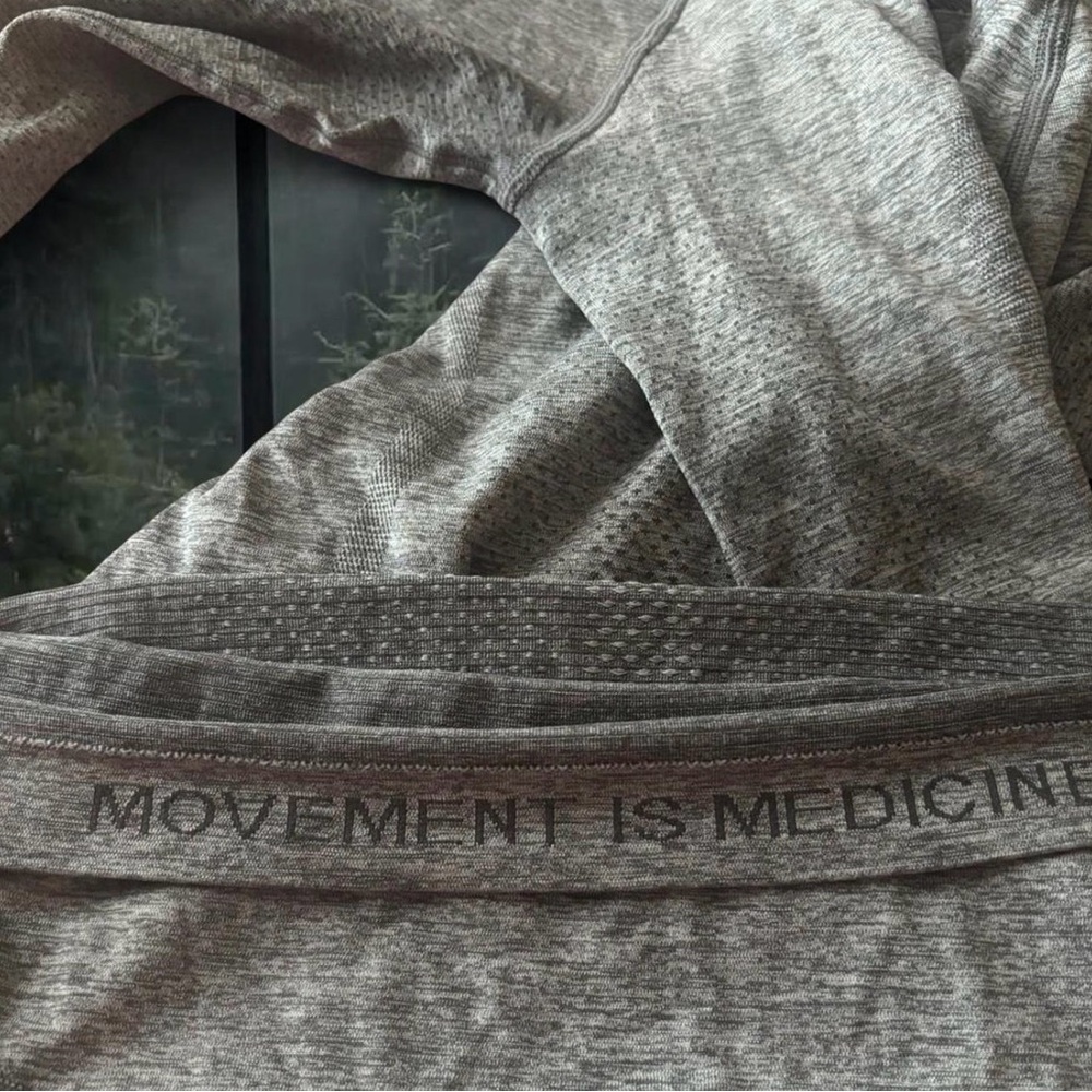Lululemon Swiftly Tech Gray Long Sleeve Athletic Tee - Picture 4 of 4